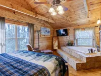 Amazing Mountain Views / Hot Tub / Fireplace / Game Room / Creek / Trails Hotels in Broad River