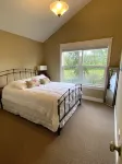 PURE MICHIGAN RETREAT-close to beaches, golf, downtown St. Joe & more!