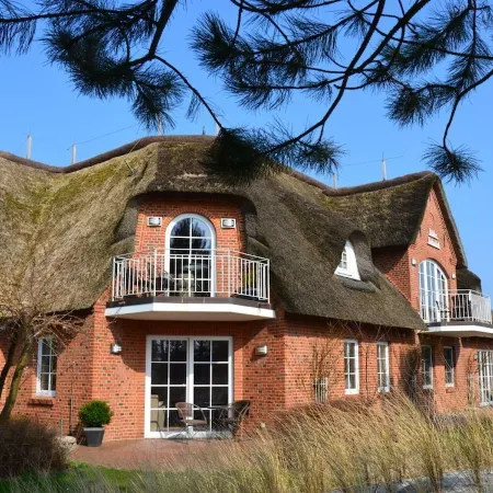 Böhler Butendiek - 5-star vacation apartment under thatch (pet-friendly)