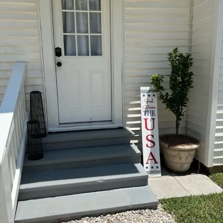 Modern Cottage in Downtown Benton