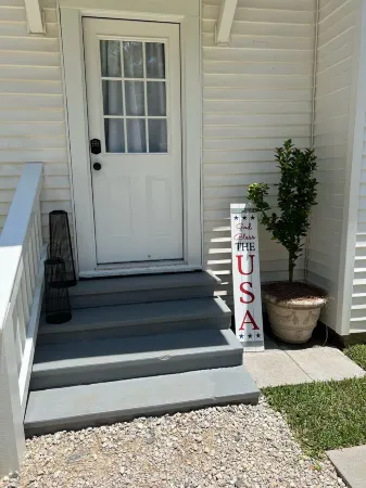 Modern Cottage in Downtown Benton