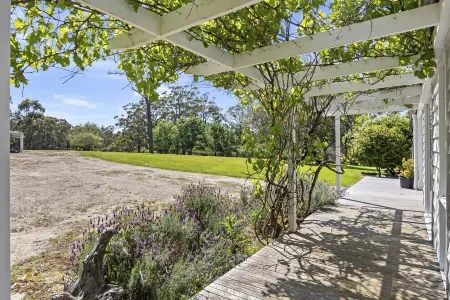 Reconnect with nature in a private bushland setting