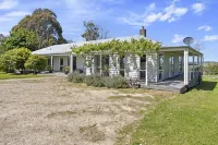 Reconnect with nature in a private bushland setting