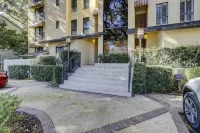3 Bdrm Waterfront Villa in Harbour Town- Relax to the sounds of the Calibogue