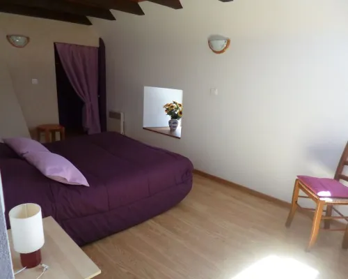 Ty Kreiz cottage: comfort and character in 15th century walls Hôtels à : Bieuzy
