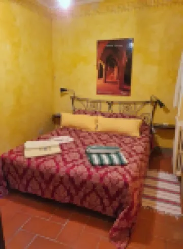Appartement with pool, located between olive treees and wine rapes