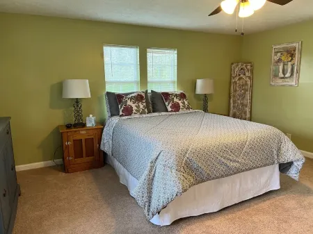 Mule Town Cottage, Historic Columbia TN. 3BR/2BA