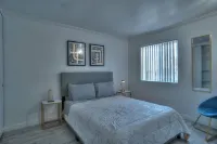 *Upgraded 3 Bedroom Condo w/ Fireplace  A/C & BBQ