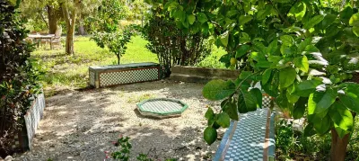 Charming rural house with swimming pool 3 km from the city of Granada. Parking Hotel in zona Aeroporto di Granada