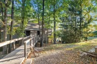 True Ski-on/ Ski-Off Townhome w/ Pool, Jacuzzi & Courts