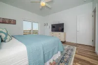 Yellowtail Flats ~ New house on canal in Rockport ~ Great outdoor Space - 4성급