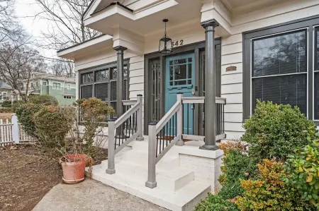 !NEW! MCM Retreat in Downtown Decatur