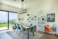 Oceanfront 4-bed Villa with private pool. Weekly discount for spring and summer.