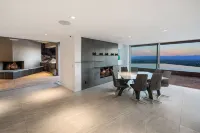 6Br-Infinity Pool & Spa, Rooftop Bar, Cascading Waterfall, Indoor Rock Climbing