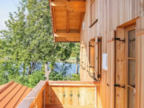 "Graf Chiemo Suites" luyury living direkt am Chiemsee mit privatem Seezugang! Hotels in Chieming