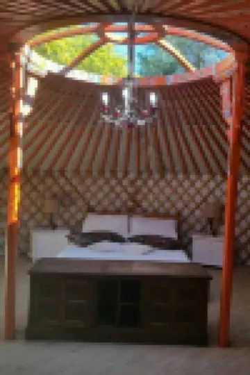 Unique Mongolian Yurt , romantic, secluded with private pool,  sleeps 5 , wifi, Hotels in Sayalonga