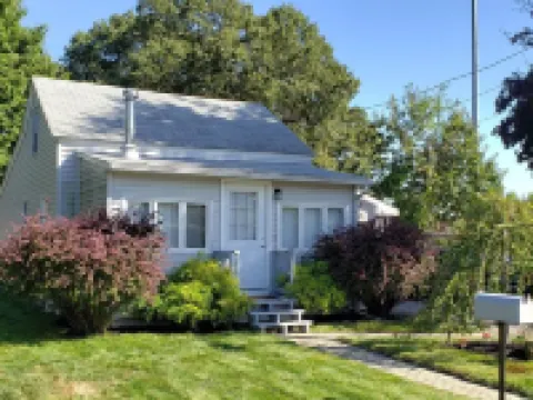 Cozy cottage in  Warwick's West Bay 沃威克住宿飯店
