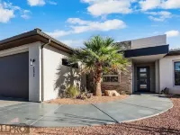 Ivins Oasis : Private Hot Tub & Pool Hotels near Red Mountain