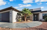 Ivins Oasis : Private Hot Tub & Pool