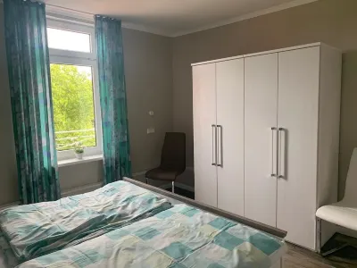 Schöne, Kuschelige Dachgeschosswohnung Über den Dächern von Hittfeld Hotels near Kirche Ramelsloh