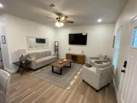 2 minutes to the Beach! Centrally located and family friendly vacation retreat!