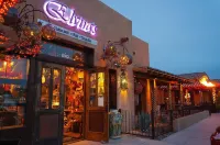 Charming 2BR-2.5BA Townhome- Access to Pool, Hot Tub & Gym