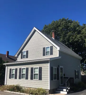 Adorable renovated house, steps from Front Beach and Town