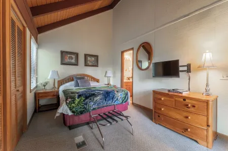 1176 Wolfscratch Dr, 609 Petit Crest Villas, Big Canoe, GA, 30143, US