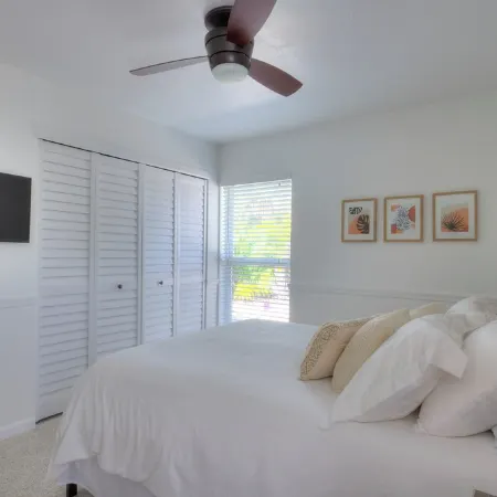 Casa Chiquita - 3/2 Pool - Waterfront - 75’ Dock - Ground Level