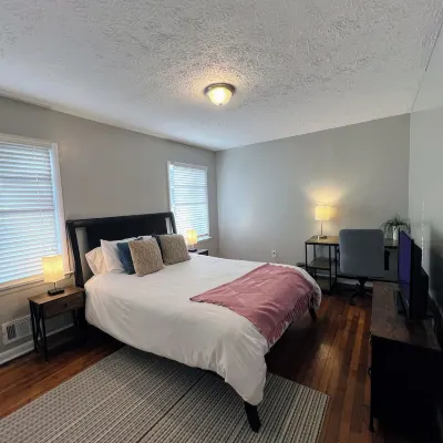 Escape and Entertain near Atlanta's Best! Minutes to Atlanta/Downtown Decatur! Hotel dekat Mark Trail Park and Recreation Center