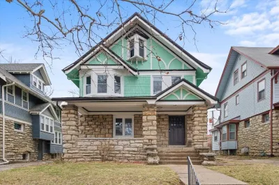 Updated 6Br, near dwntwn, Chiefs stadium, and KC’s Best Hotels near Loose Park Rose Garden