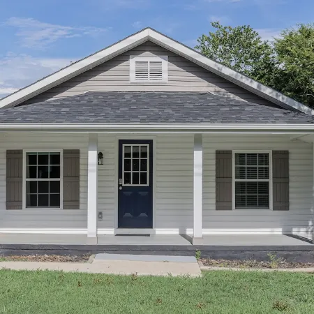 Charming 2-bedroom house with AC and WiFi in enjoyable China Grove