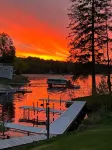 Gorgeous 2 Bedroom on Nelson Lake w/ Direct to miles of Snowmobile trails