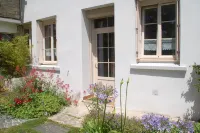 House with large garden Hotel a Ploneour-Lanvern