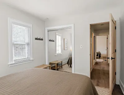 Philo- Beaches, Lk. Michigan, Pet Friendly, Fenced yard, Large Patio Hotels near S.S. Milwaukee Clipper
