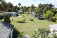 Indian River lagoon Fishing Cottage 2 miles from the Atlantic Ocean w/250 dock