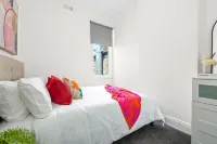 Stylish 3BR Carlton - CBD Fringe Terrace