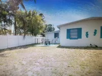 LA CASA AZUL 3 B.R. SALT WATERFRONT HOME., 3 MINS FROM BEACH & COMM. POOL!