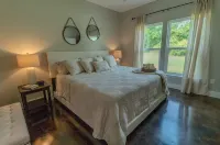 Hundred Mullet Hotel- New Home Near Foley