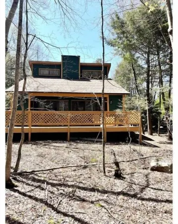 Modern Poconos House, 3br 2ba, HOT TUB, Private