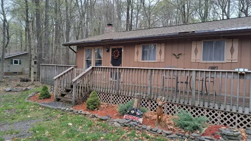 Cozy 3 Bedroom home waiting for memories to be made at Big Bass Lake!!