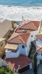 OCEANFRONT! 2 Suites + 1bdrm&ba! BEACH HOUZ!