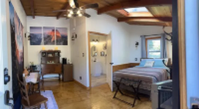 Cozy, Clean, and Private. Close to Yosemite 格羅夫蘭酒店