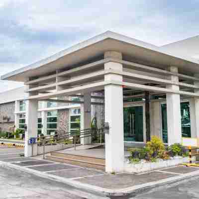 La Piazza Hotel and Convention Center Inc. Hotel Exterior