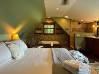 Cozy 2-bedroom cabin in beautiful Blairsville with AC, WiFi