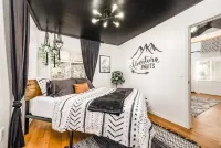 The Lookout: A Romantic Boho Getaway • A/C - Pet Friendly!