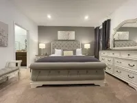 6 bedroom Desert Retreat North Swan Baptist Church附近的飯店