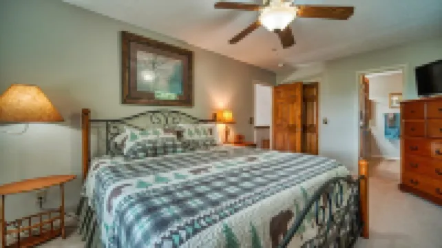 Mountain Hollow - Hot Tub