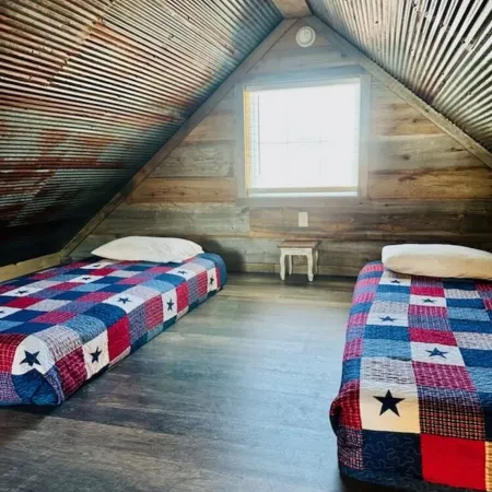 Knotty Squirrel Unit 2 King Suite with Ladder Loft