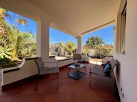 Detached villa a few meters from the sea